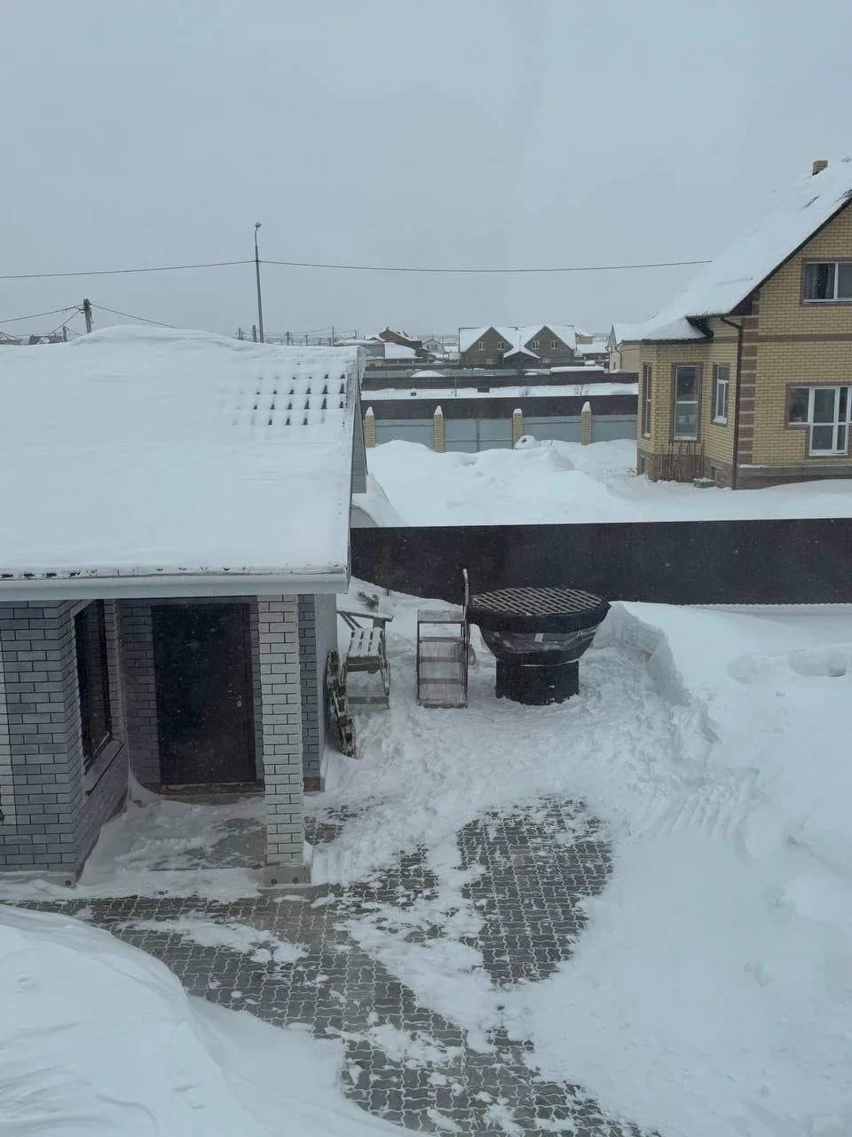 Как слить воду из банного чана зимой и не превратить двор в каток